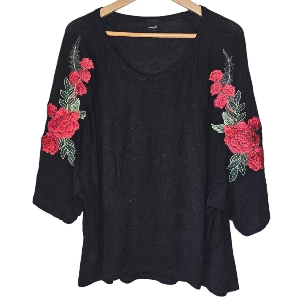 the clas-sic Rose Embroidered 3/4 Sleeve Top Size Medium Made in USA
